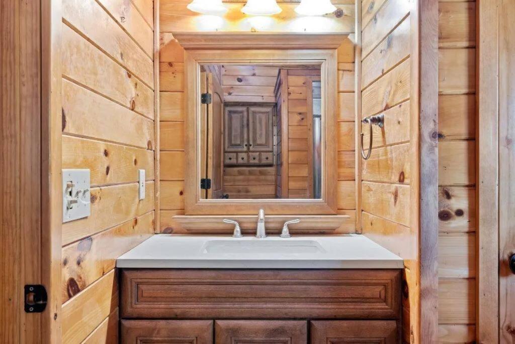 Апартаменты Misty Moonlight, Sleeps 4, Mountain Cabin Брокен-Боу Экстерьер фото